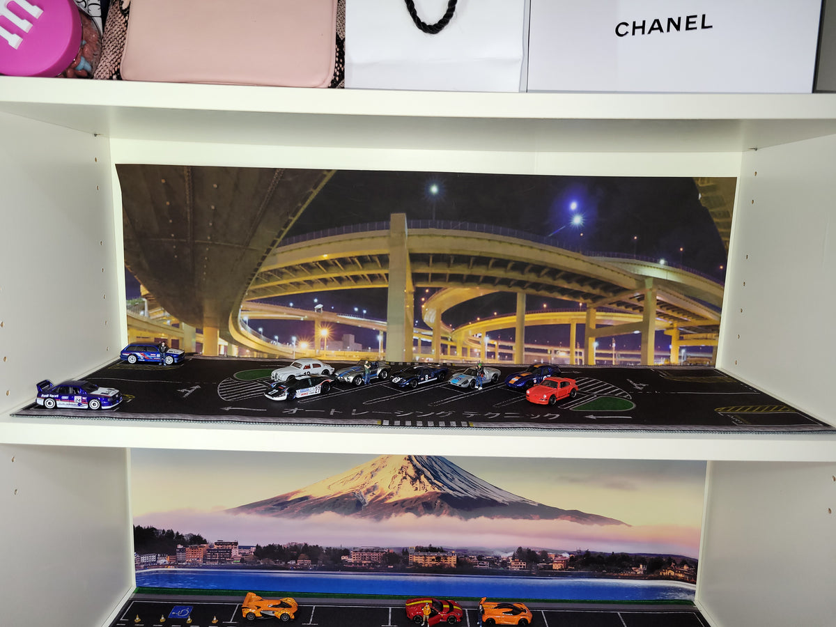 LUNCHBOX Dis-Play Mat 1:64 scale Japan carpark scene
