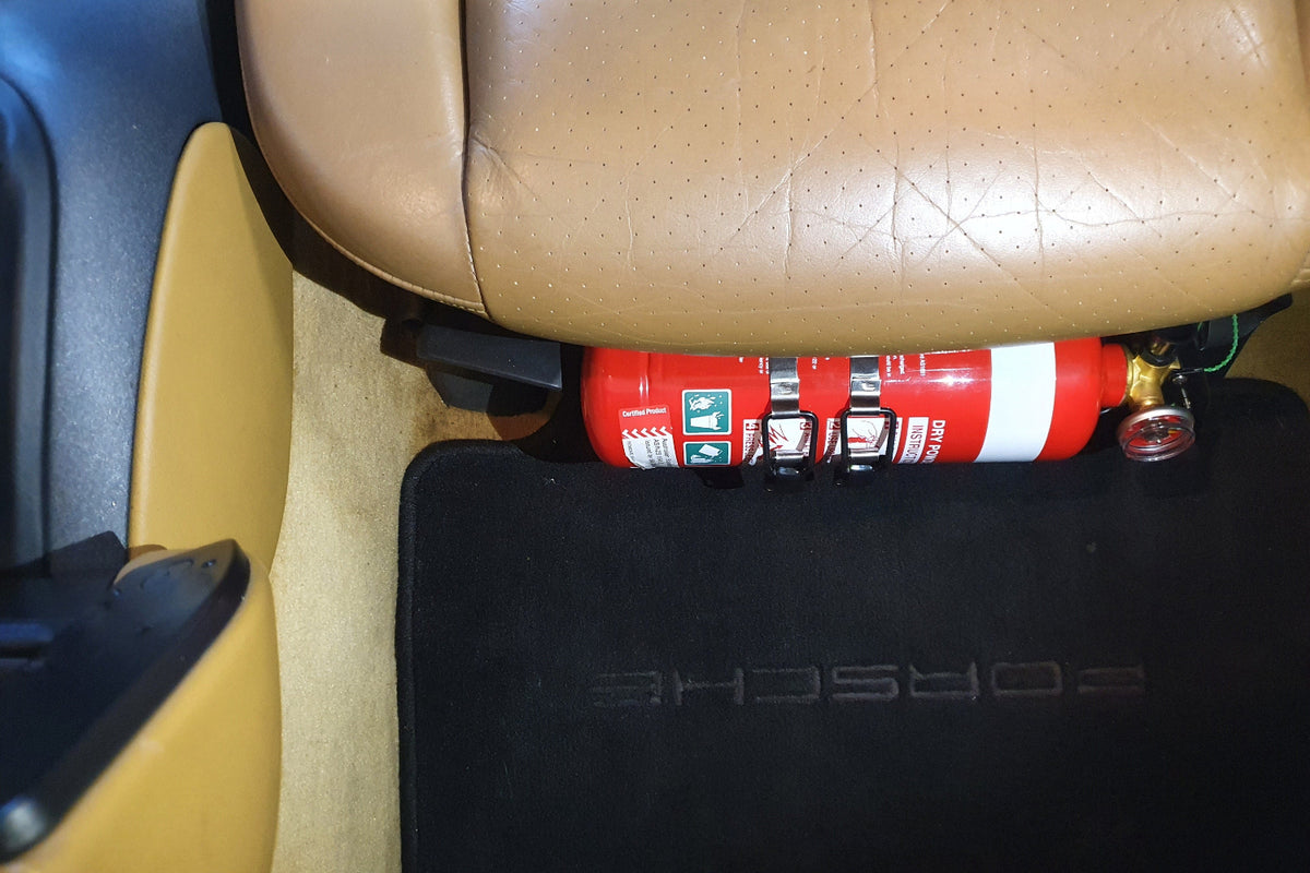 Feuerlöscherhalterung passend für Porsche Boxster 986 / Carrera 996 mit Standardsitzen ab Werk
