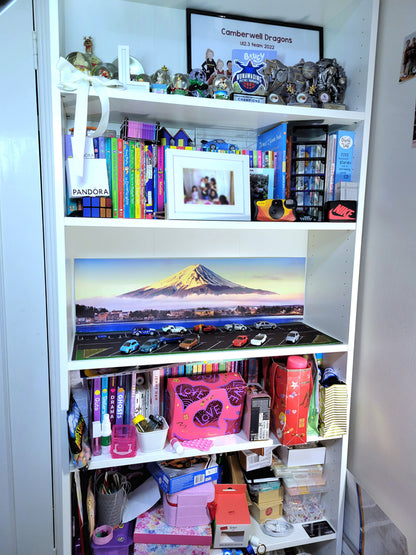 LUNCHBOX Dis-Play Mat 1:64 scale 45deg carpark scene